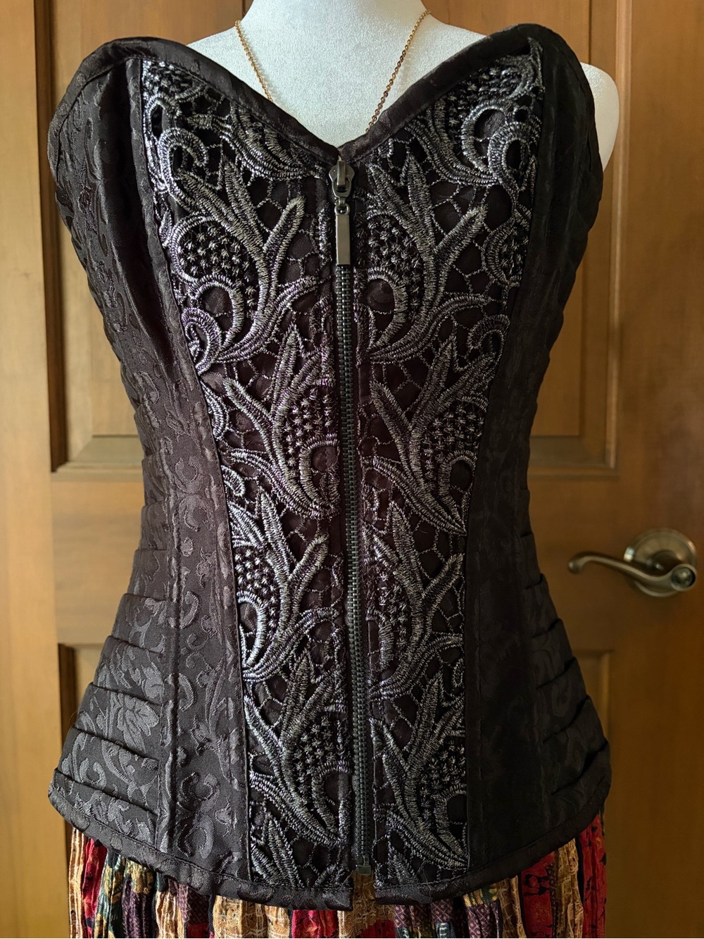 Embroidered Black Lace Front-Zip Waist Corset